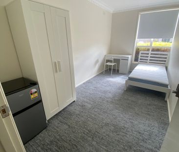 Glen Waverley - Photo 1