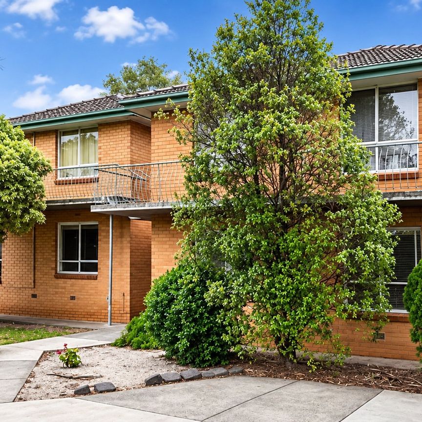 Easy Living in the Heart of Caulfield South - Photo 1