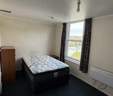 Bright Room in Central Shared Home - Photo 2