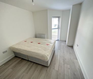 Modern 2-Bedroom, 2-Bathroom Student Apartment in Portswood, Southa... - Photo 6