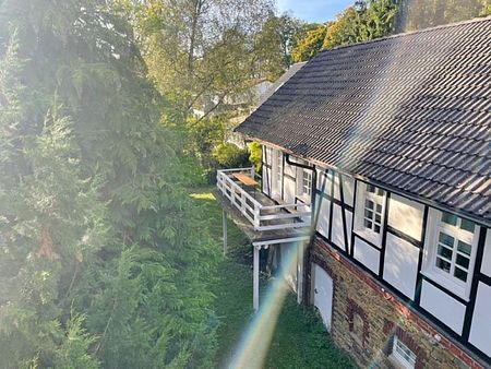 Exklusives Wohn- und Geschäftshaus in ruhiger Stadtrandlage von Waldbröl! - Foto 2