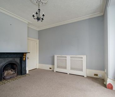 4 bedroom semi-detached house to rent - Photo 4