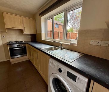 2 bedroom semi-detached house to rent - Photo 4
