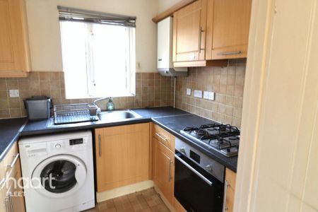 2 bedroom semi-detached house to rent - Photo 3