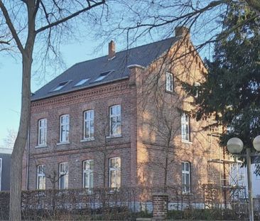 Zeitgemäßer Wohnkomfort trifft Altbau-Charme  2 Zimmer mit Terrass... - Photo 1