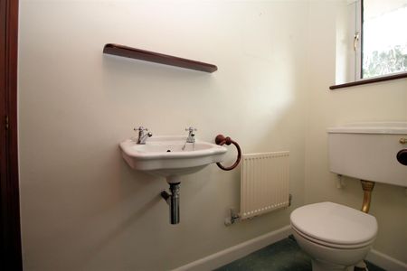 Broadwater Close, Woking, Surrey, GU21 5TW - Photo 5