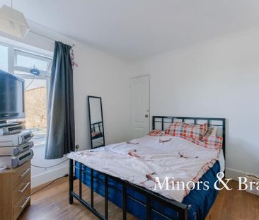 5 bedroom semi-detached house to rent - Photo 4