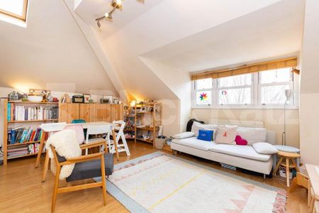 Two double bedroom flat located moments from the vibrant Crouch End Broadway - Photo 2