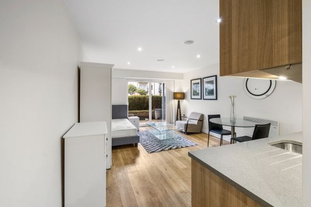 Studio Flat, Claremont House, NW9 - Photo 1