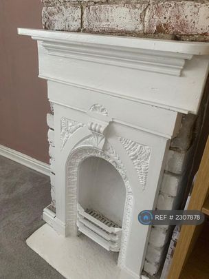 2 bedroom end of terrace house to rent - Photo 1