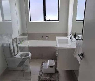 Charming 4BR Home with Massive Backyard - Photo 4