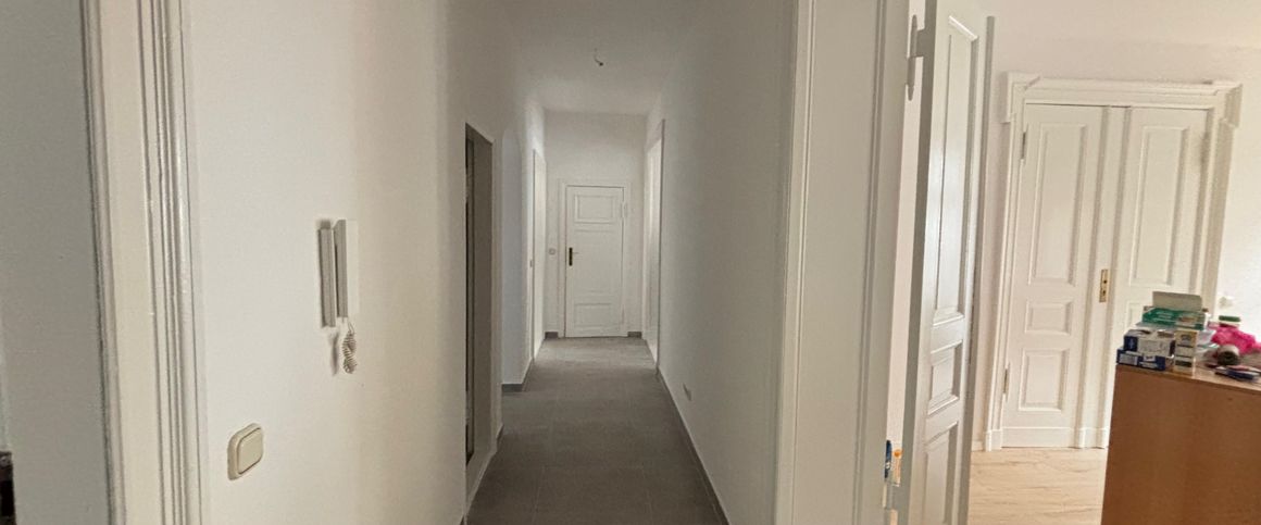 Charmante Altbauwohnung mit Stuckelementen und modernem Komfort - Foto 1