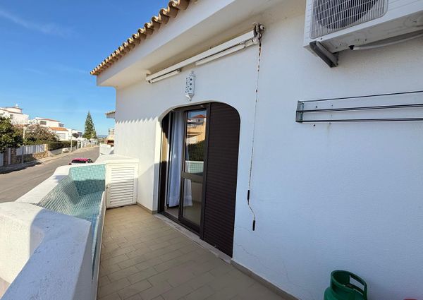 Excellent 1 bedroom flat with generous areas well located in Albufeira.