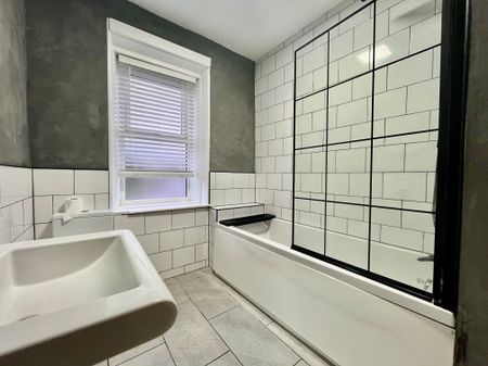 Rockfield Terrace, Leeds, Yeadon - Photo 2