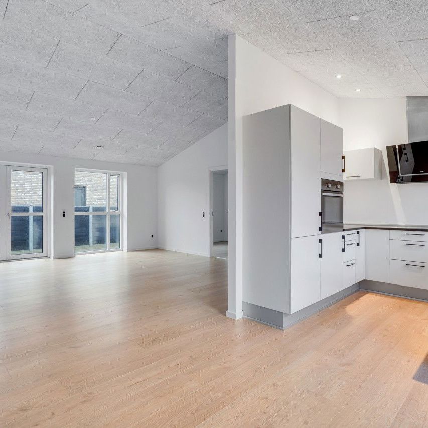 Skønt velindrettet rækkehus fra 2016, opført i lækre materialer, i familievenligt område. - Foto 1