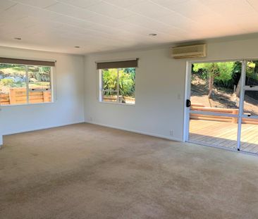 Three bedroom home with city views - Photo 5