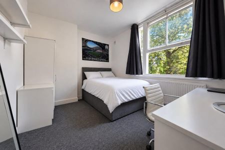 4 bedroom apartment to rent - Photo 3