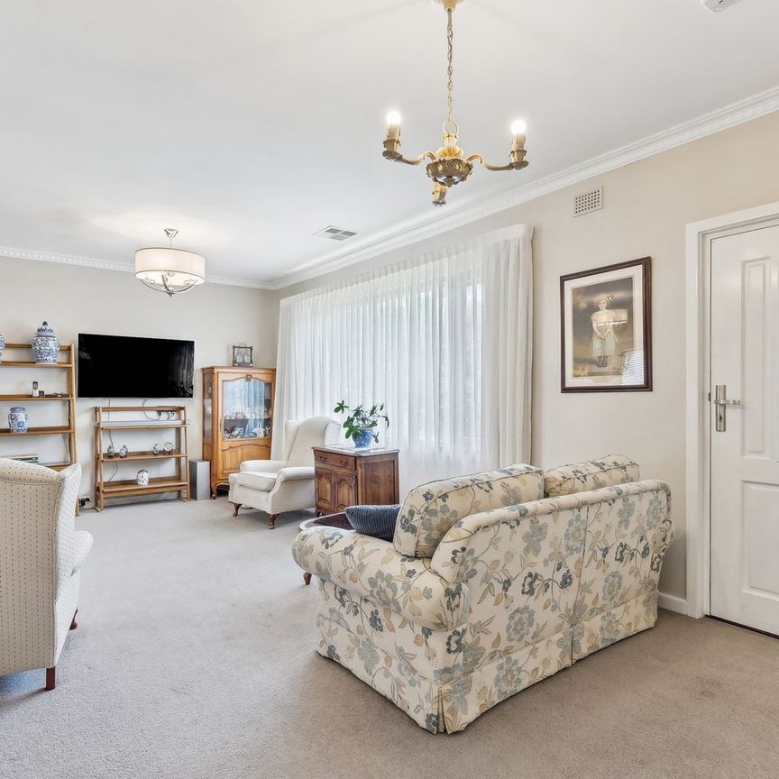 Charming Rental in Linden Park - Photo 1