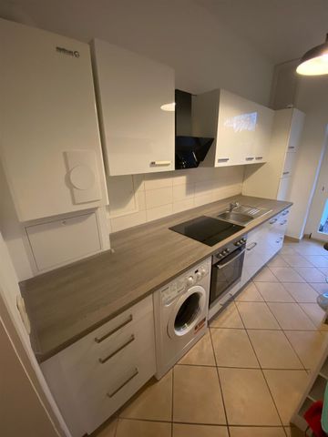 Schön geschnittene 3-Zi. Whg. mit Balkon, Laminat, EBK mgl., WG geeignet - Photo 3