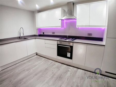 3 bedroom flat to rent - Photo 2