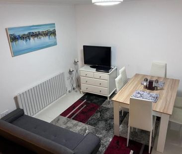 6 bedroom terraced house to rent - Photo 1