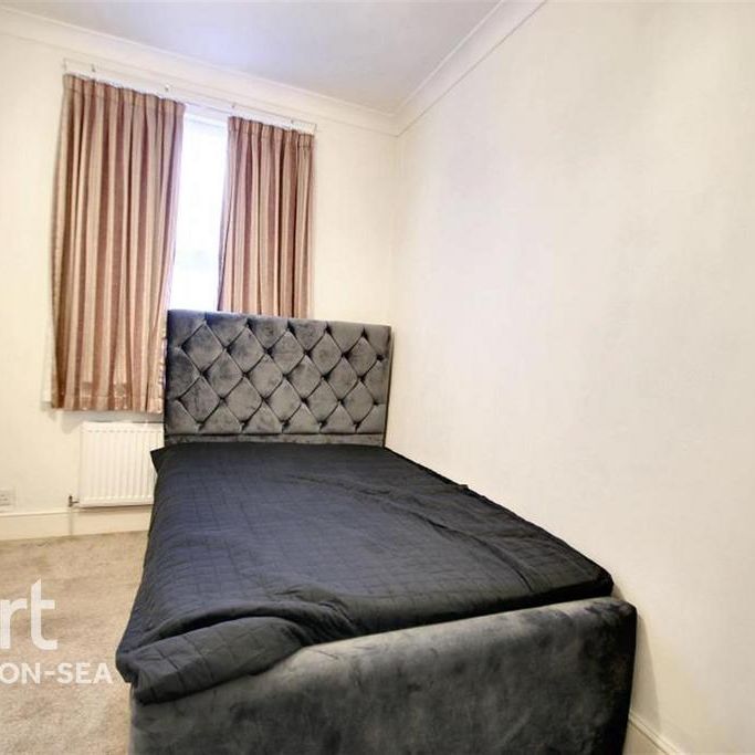 2 bedroom end of terrace house to rent - Photo 1