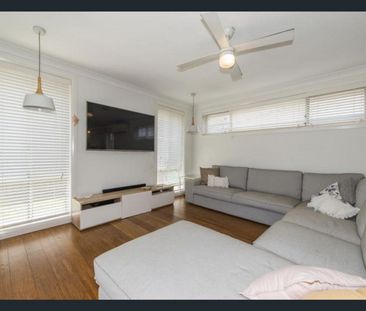 6 Munro Place, Jordan Springs - Photo 2