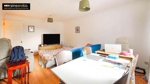 2 bedroom flat to rent - Photo 1