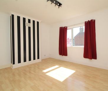 Oundle Road, Peterborough - Photo 1