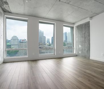 900 St-Jacques, Montréal, QC - Photo 1