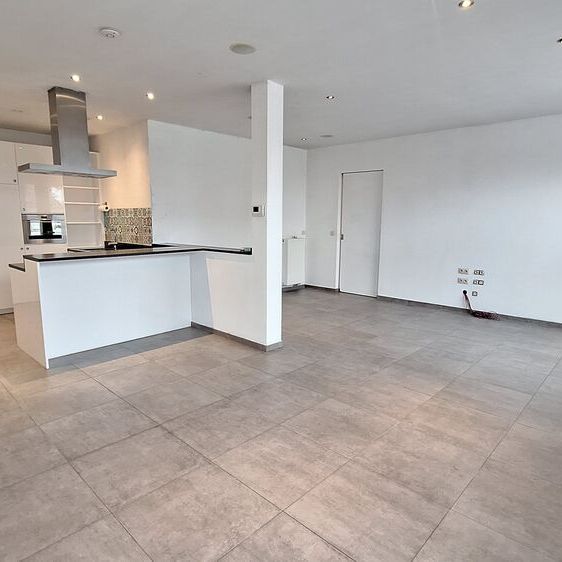 Woning met 3 kamers, garage en terras in Nieuwkerke (Heuvelland). - Photo 1