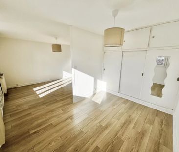 Location Appartement 3 pièces 61m² VALENCE 26000 - Photo 3