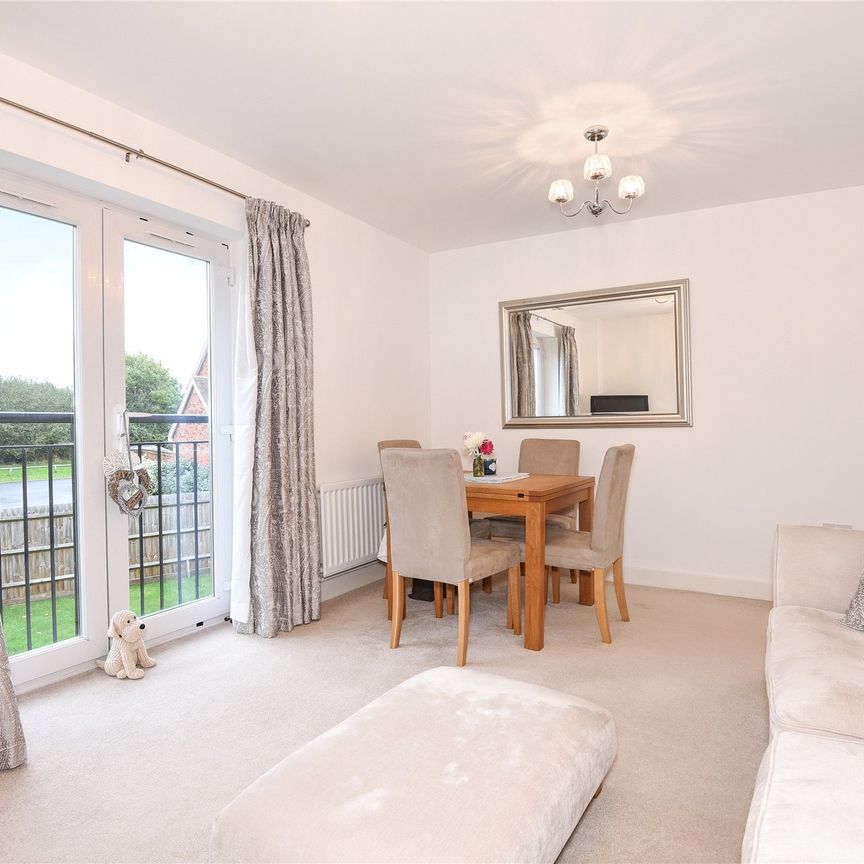 2 bedroom in Carina Drive, Wokingham - Photo 1