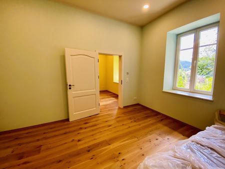 Judenburg: Klein, modern und zentral - ca 43 m2 mit neuer Einbauküche und saniertem Badezimmer - Photo 4