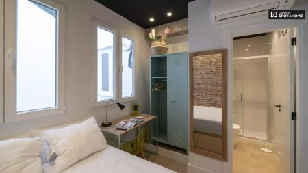 Double bed in Rooms for rent in 6-bedroom apartment in Valencia - Foto 5