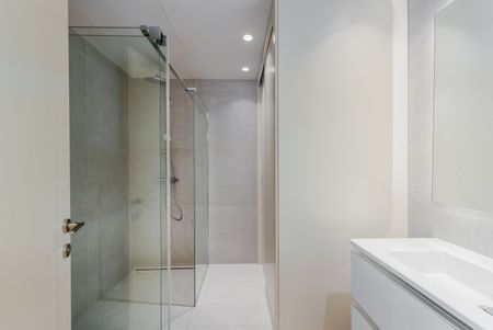 Middle Floor Apartment in Estepona - Photo 5