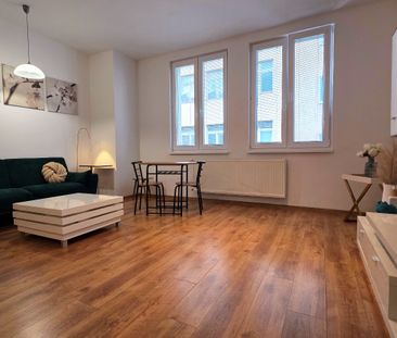 Centrum mesta s vlastným parkovaním: zariadený 2-izbový byt, Žilina... - Photo 4