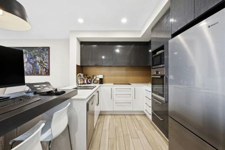 Prime location! - Photo 2