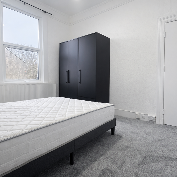 1 bedroom in a house share to rent - Photo 1