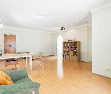 Bright & Spacious Two-Bedroom Unit in Prime Westmead Location - Photo 1