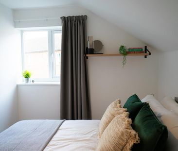 1 bedroom in a house share to rent - Photo 2