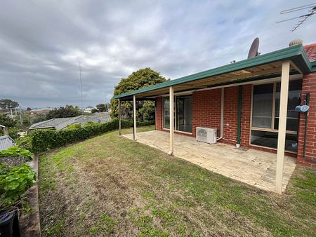 Brick and Tile 4x2 Family Home - Photo 5