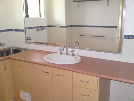 Surfers Paradise - Photo 2