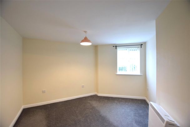 Windsor Court, Felling, NE10 - Photo 1