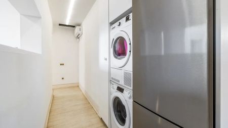 Room in a shared 5-bedroom apartment for rent in El Gòtic, no domiciliation allowed. - Foto 4