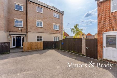 2 bedroom flat to rent - Photo 4