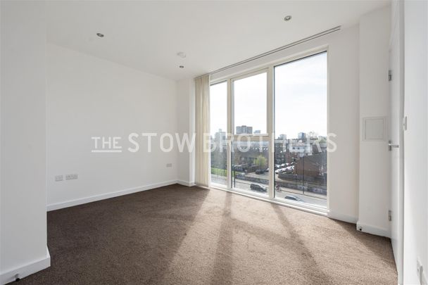 Bolinder Way , E3 3UJ - Photo 1