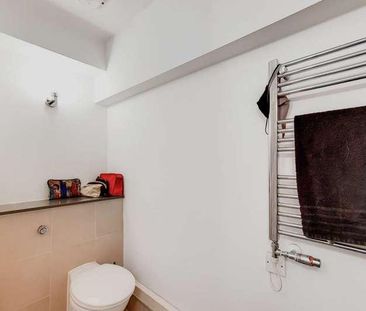 Cadogan Road, Woolwich, SE18 - Photo 1