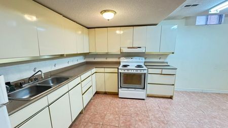 For Lease - 316 Valleymede Drive Unit# Basement, Richmond Hill, Ontario - Photo 4
