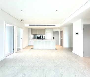 Tile Floor | Spacious | Water Front - Photo 5